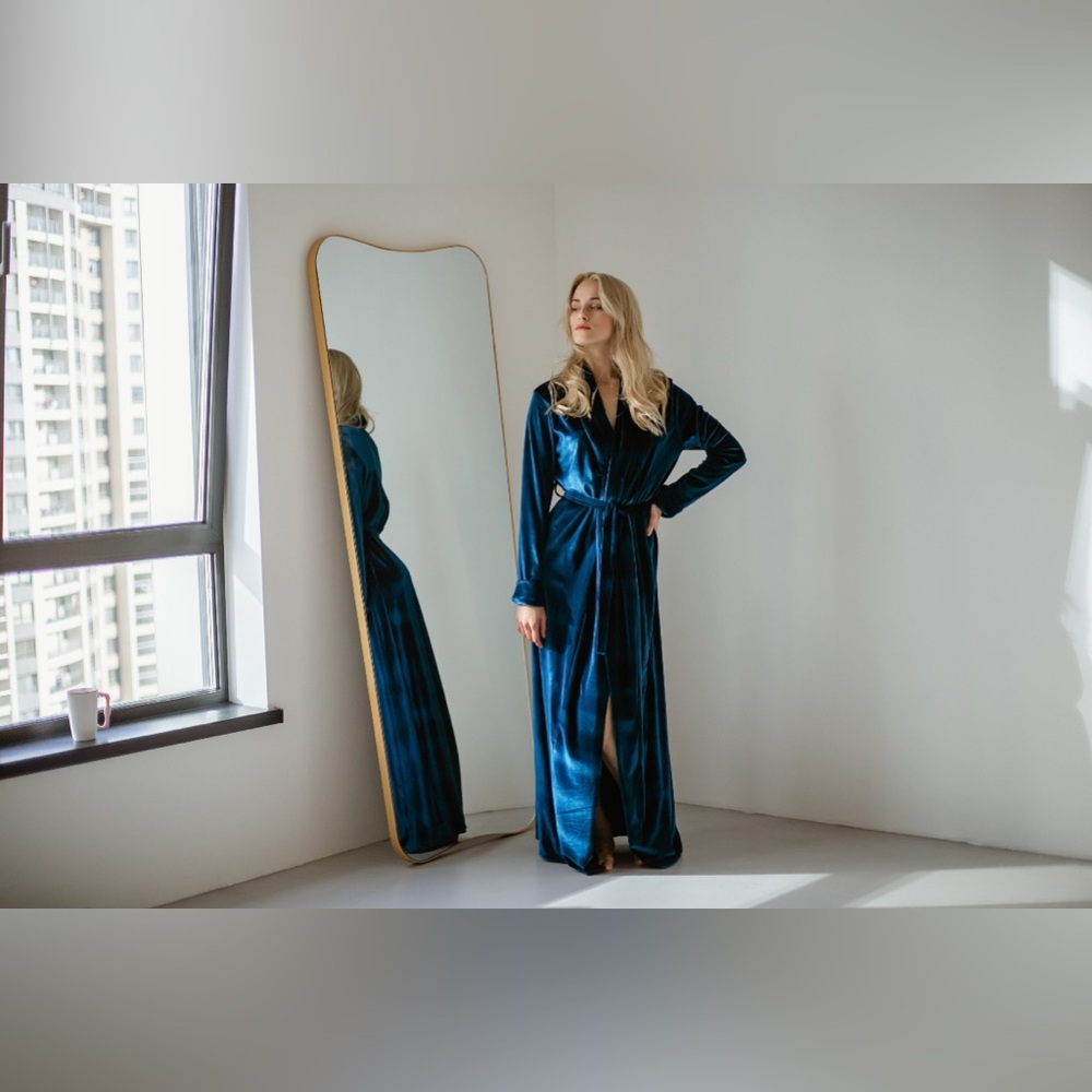 GORGEOUS VELVET ROBE! 💙 Navy blue, OS ***Evening Gown of Robes!*** NWOT
